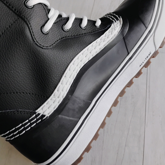 VANS NEW Standard Snow MTE Boots - Picture 10 of 15